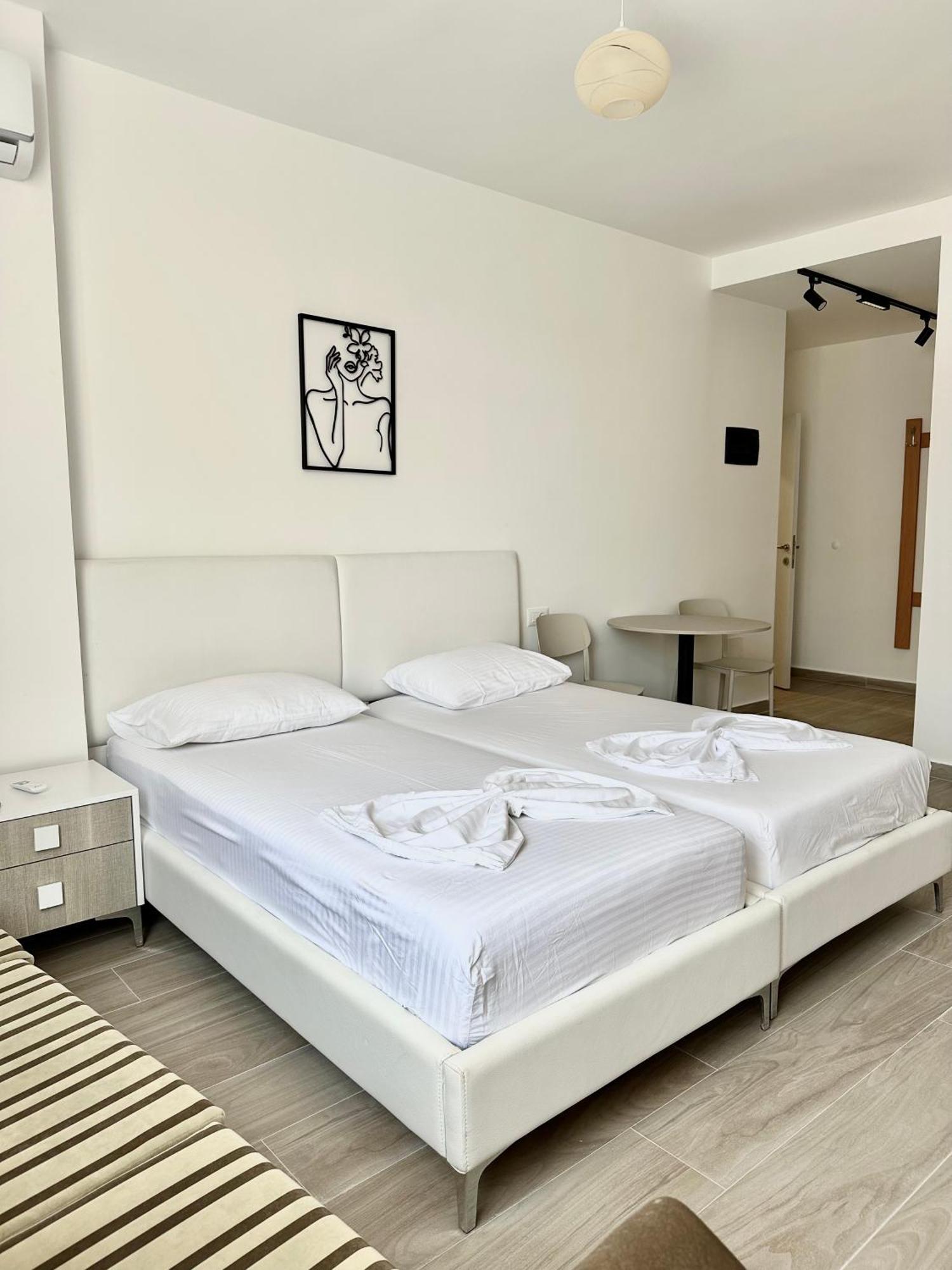 Al Mare Rooms Sarandë Exterior foto